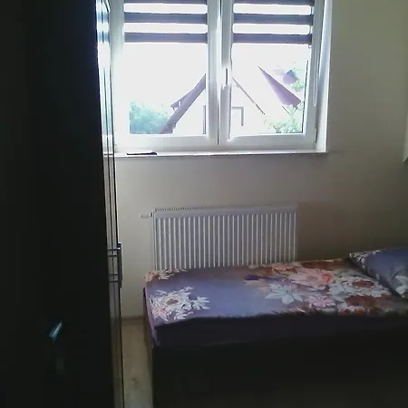 Pod Grusza Bed and Breakfast *